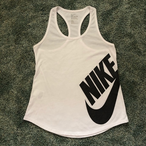 Nike Tops - Women’s Nike Tank Top